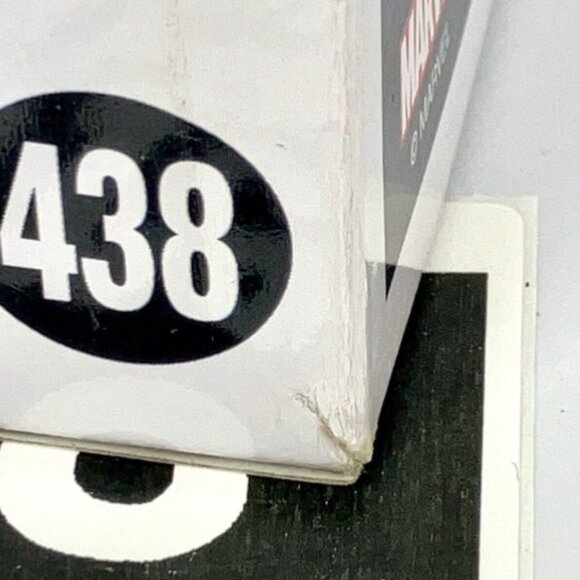 Funko Pop! Marvel: Thor 438 Exclusive Vaulted Figure W/Box damaged & Protector - Picture 13 of 16